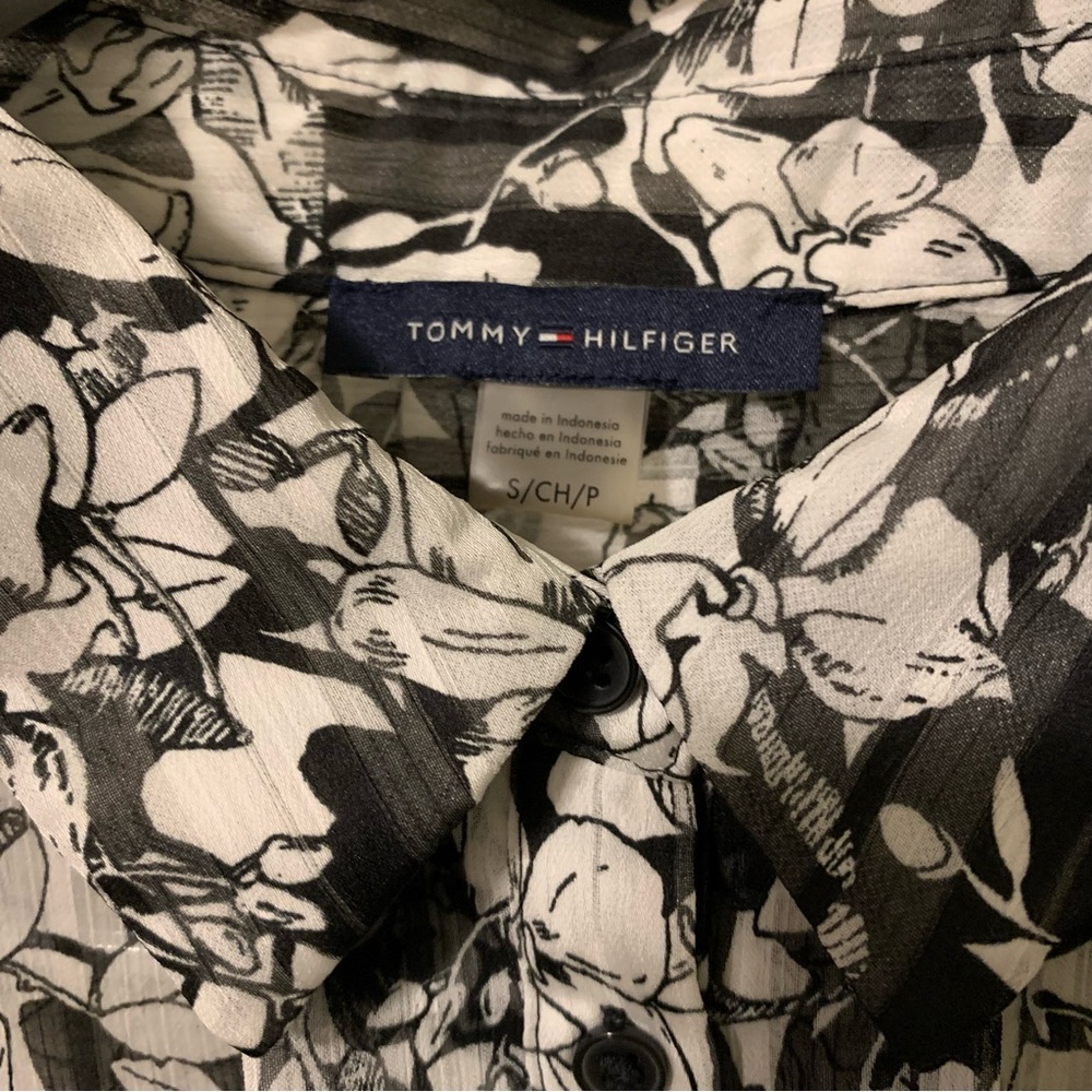 Tommy Hilfiger Floral Blouse Size Small Black & White - Picture 3 of 4